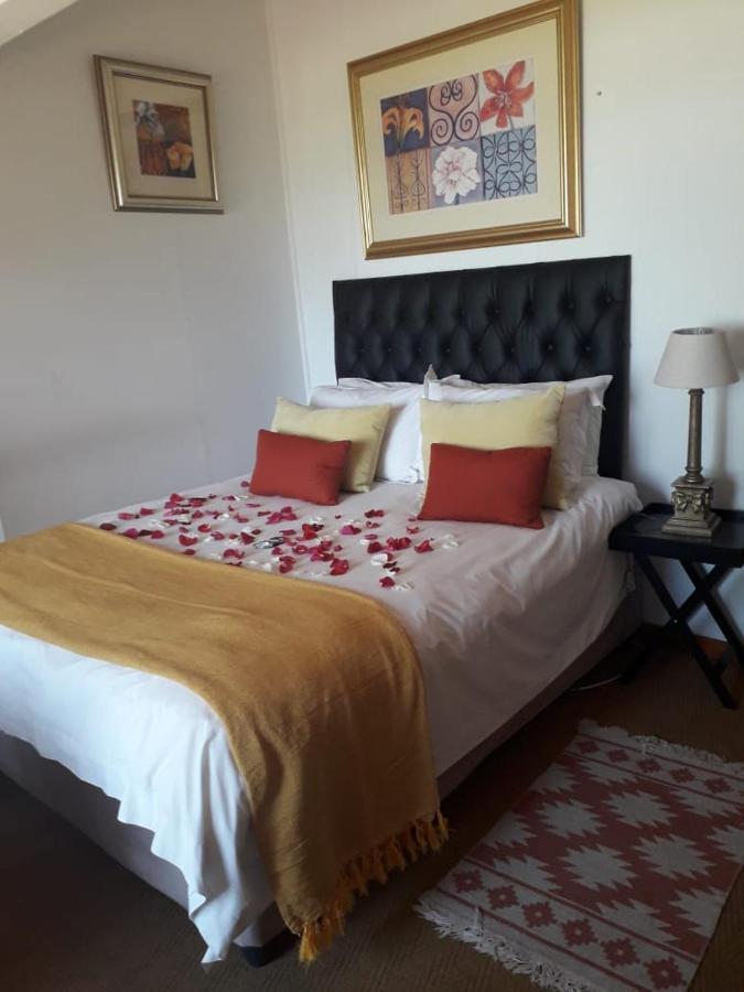 Hartbeespoortdam Lodge ภายนอก รูปภาพ