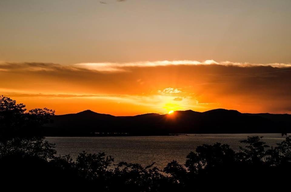 Hartbeespoortdam Lodge ภายนอก รูปภาพ